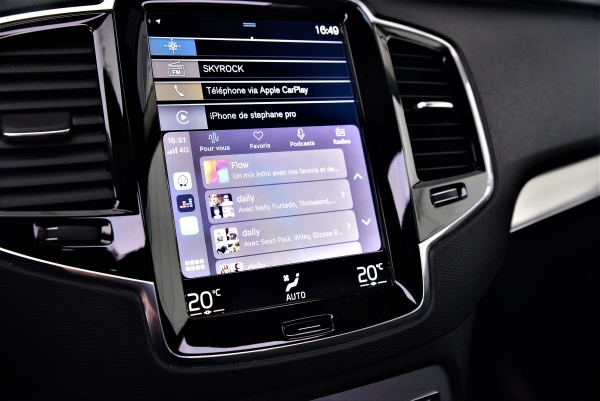  Volvo XC90 D4 190CH MOMENTUM GEARTRONIC 7P