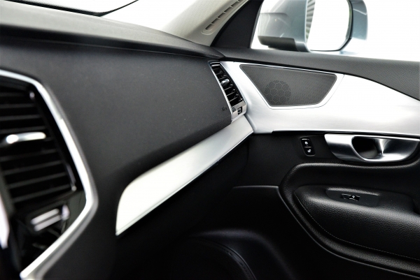  Volvo XC90 D4 190CH MOMENTUM GEARTRONIC 7P