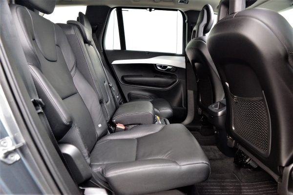 Volvo XC90 D4 190CH MOMENTUM GEARTRONIC 7P