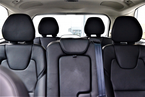  Volvo XC90 D4 190CH MOMENTUM GEARTRONIC 7P