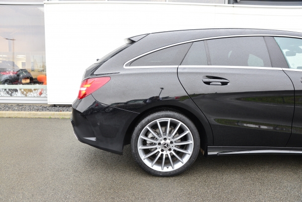 Mercedes CLA SHOOTING BRAKE 200D STARLIGHT EDITION 7G-DCT