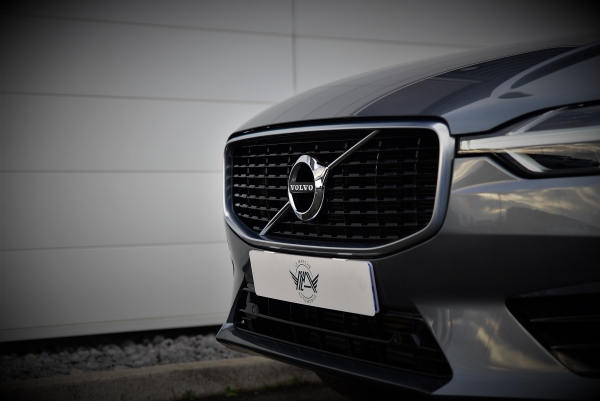  Volvo XC60 T5 250 AWD R-DESIGN GEARTRONIC