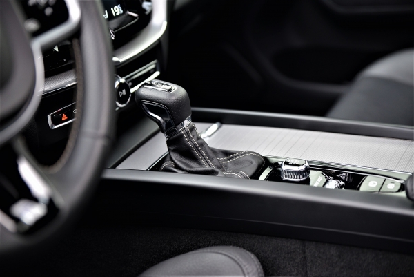  Volvo XC60 T5 250 AWD R-DESIGN GEARTRONIC