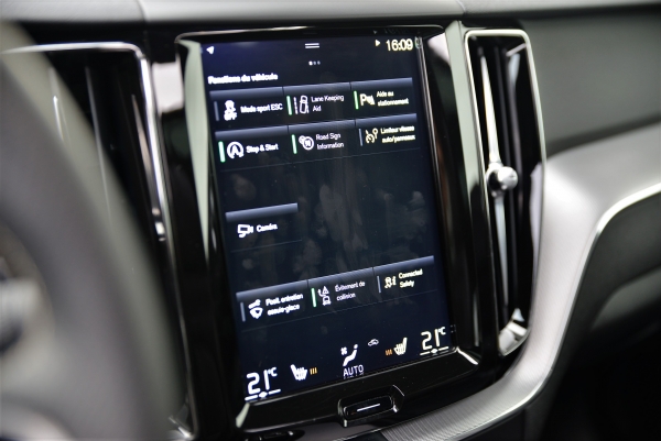  Volvo XC60 T5 250 AWD R-DESIGN GEARTRONIC