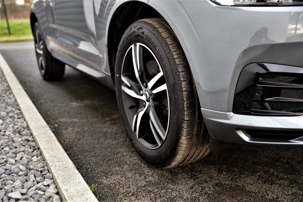  Volvo XC60 T5 250 AWD R-DESIGN GEARTRONIC