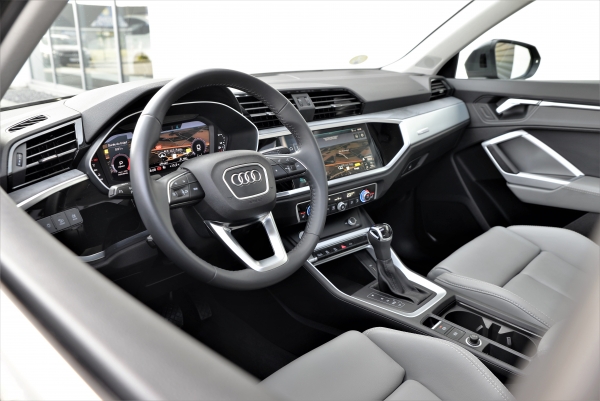 Audi Q3 35 TDI 150 DESIGN LUXE S-TRONIC 7