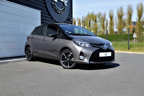 Toyota YARIS HYBRIDE 100H COLLECTION E-CVT