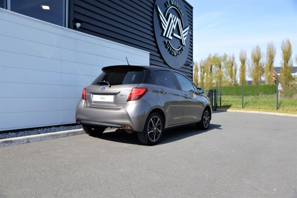 Toyota YARIS HYBRIDE 100H COLLECTION E-CVT