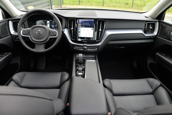  Volvo XC60 B4  AWD 197CH BUSINESS EXECUTIVE GEARTRONIC 8