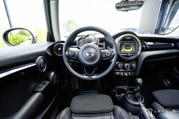 MINI ONE 102 CH EDITION BLACKFRIARS