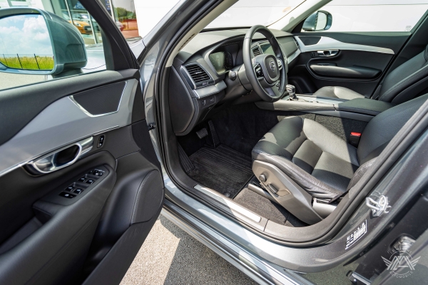  Volvo VOLVO XC90 D4 190 CH MOMENTUM GEARTRONIC 7 PLACES