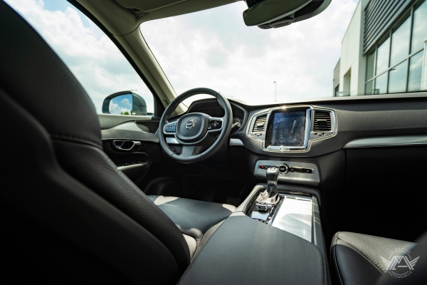  Volvo VOLVO XC90 D4 190 CH MOMENTUM GEARTRONIC 7 PLACES