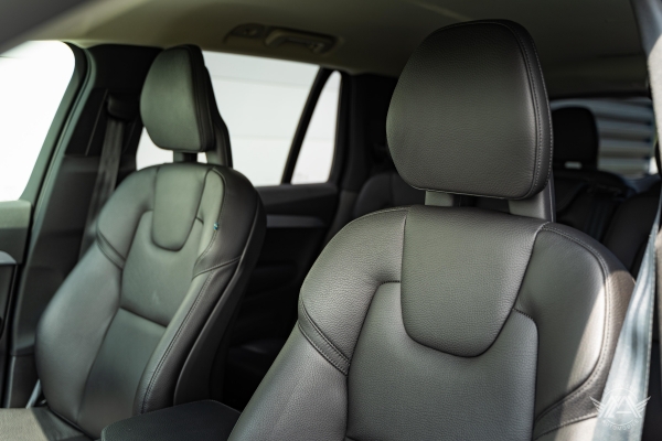  Volvo VOLVO XC90 D4 190 CH MOMENTUM GEARTRONIC 7 PLACES