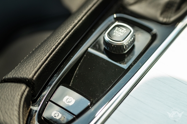  Volvo VOLVO XC90 D4 190 CH MOMENTUM GEARTRONIC 7 PLACES