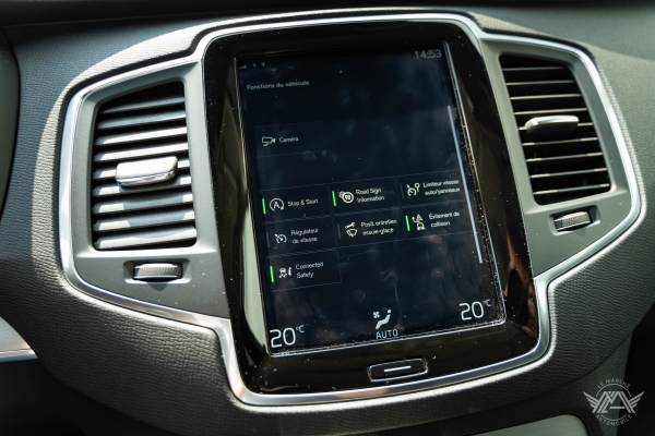  Volvo VOLVO XC90 D4 190 CH MOMENTUM GEARTRONIC 7 PLACES