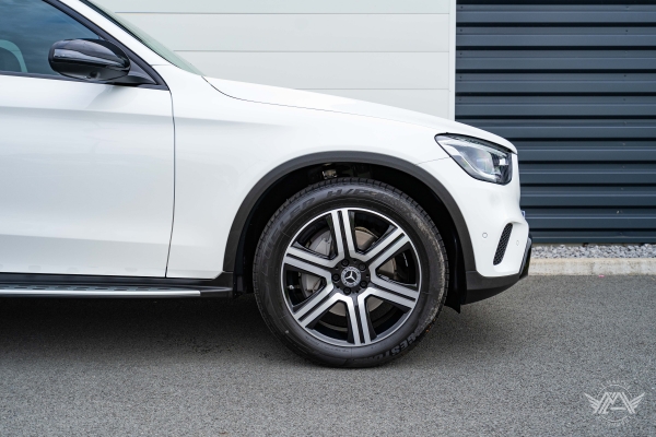 Mercedes GLC 220D 4MATIC AVANTGARDE LINE LAUNCH EDITION 9G-TRONIC