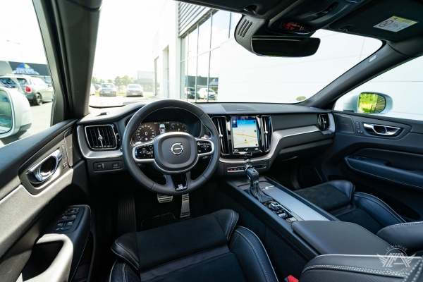  Volvo XC60 D4 190CH AWD R-DESIGN GEARTRONIC 8