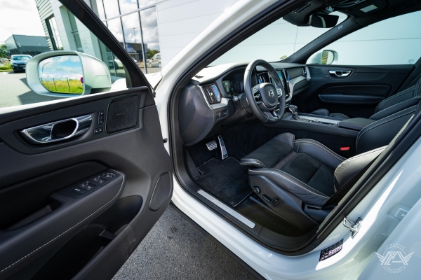  Volvo XC60 D4 190CH AWD R-DESIGN GEARTRONIC 8