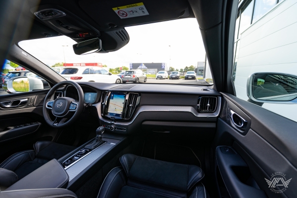  Volvo XC60 D4 190CH AWD R-DESIGN GEARTRONIC 8