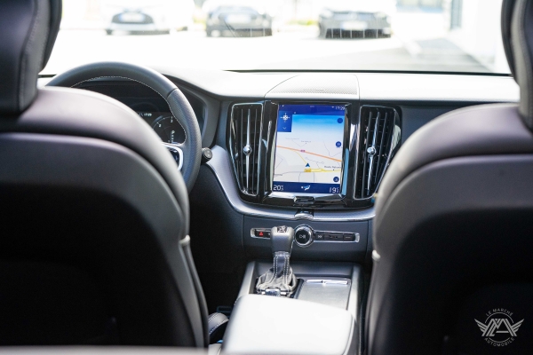  Volvo XC60 D4 190CH AWD R-DESIGN GEARTRONIC 8