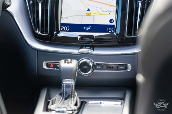  Volvo XC60 D4 190CH AWD R-DESIGN GEARTRONIC 8