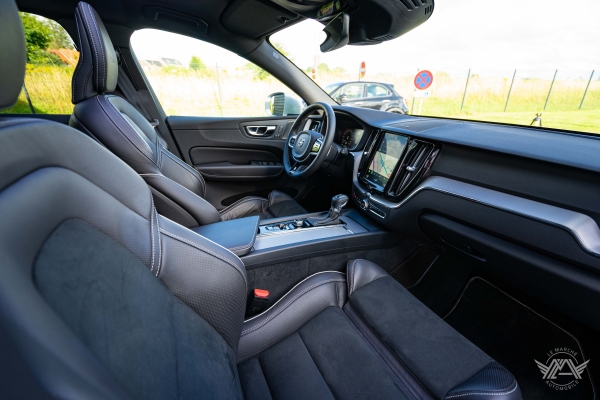  Volvo XC60 D4 190CH AWD R-DESIGN GEARTRONIC 8