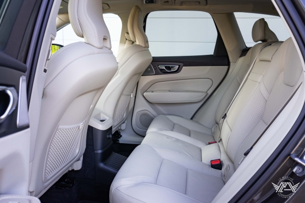  Volvo XC60 T8 TWIN ENGINE 390CH INSCRIPTION LUXE GEARTRONIC 8
