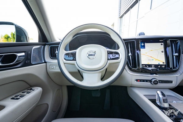  Volvo XC60 T8 TWIN ENGINE 390CH INSCRIPTION LUXE GEARTRONIC 8