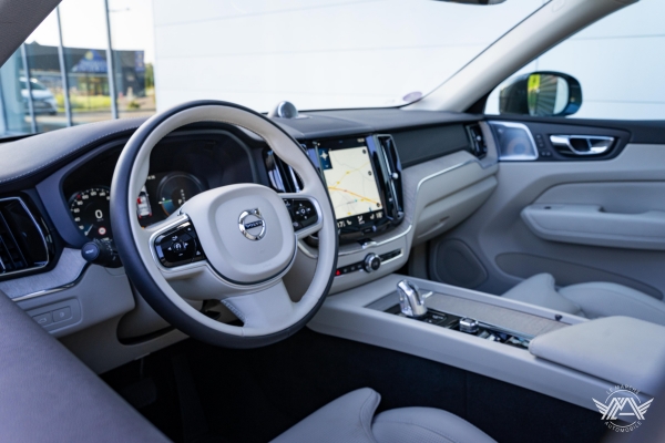  Volvo XC60 T8 TWIN ENGINE 390CH INSCRIPTION LUXE GEARTRONIC 8