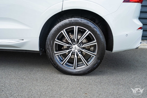  Volvo XC60 D4 190 CH INSCRIPTION LUXE GEARTRONIC 8