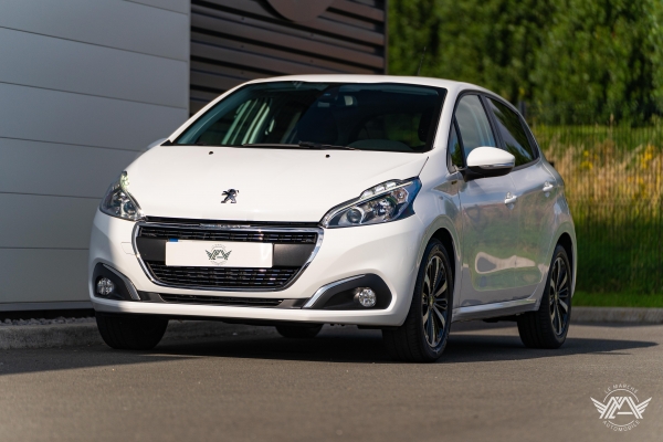 Peugeot 208 1.2 Puretech 82 ch Signature 5p