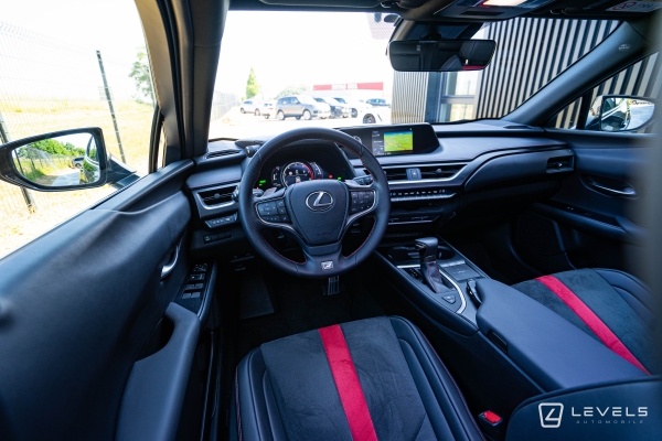 Lexus UX 250H 4WD F SPORT