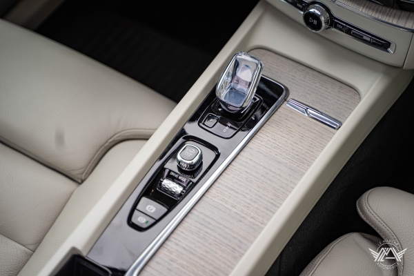  Volvo XC60 RECHARGE T6 AWD 340 CH INSCRIPTION LUXE GEARTRONIC8