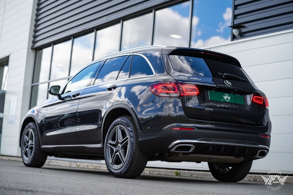 Mercedes GLC 300 E 4matic AMG Line 9G-tronic 