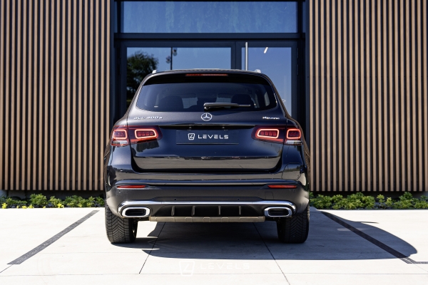 Mercedes GLC 300 E 4matic AMG Line 9G-tronic