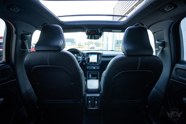  Volvo XC40 D4 AWD 190 R-DESIGN GEARTRONIC 8