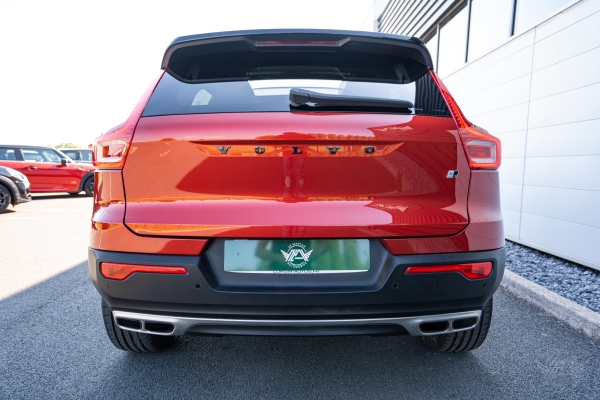  Volvo XC40 D4 AWD 190 R-DESIGN GEARTRONIC 8