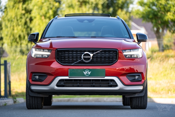 Volvo XC40 D4 AWD 190 R-DESIGN GEARTRONIC 8