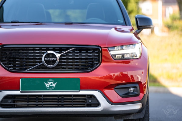  Volvo XC40 D4 AWD 190 R-DESIGN GEARTRONIC 8