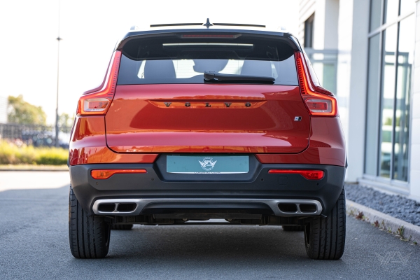  Volvo XC40 D4 AWD 190 R-DESIGN GEARTRONIC 8