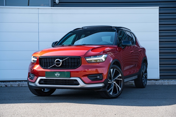  Volvo XC40 D4 AWD 190 R-DESIGN GEARTRONIC 8