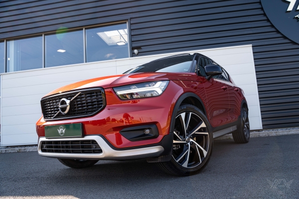  Volvo XC40 D4 AWD 190 R-DESIGN GEARTRONIC 8