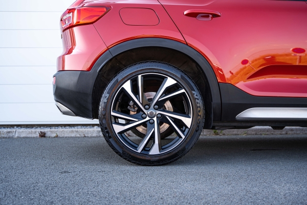  Volvo XC40 D4 AWD 190 R-DESIGN GEARTRONIC 8