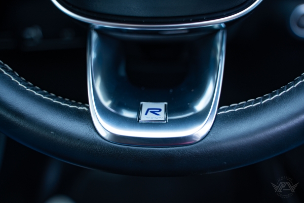  Volvo XC40 D4 AWD 190 R-DESIGN GEARTRONIC 8