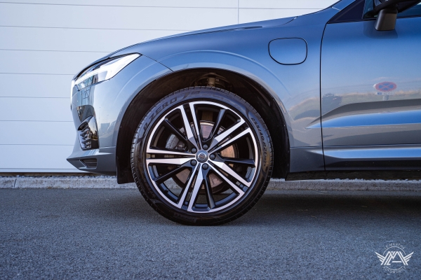  Volvo XC60 T8 AWD 390 Ch R-Design GEARTRONIC8