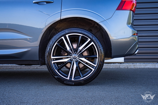  Volvo XC60 T8 AWD 390 Ch R-Design GEARTRONIC8