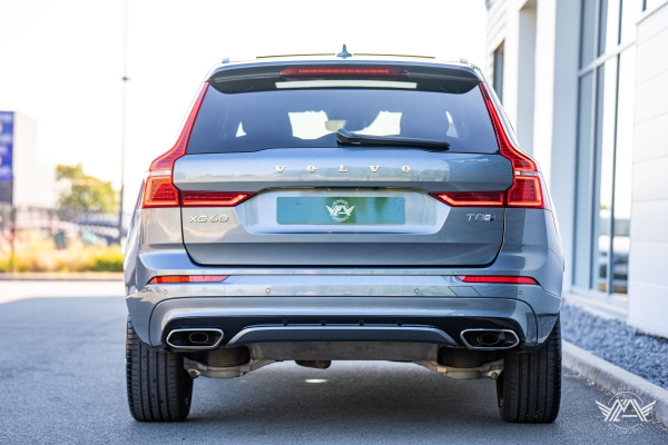  Volvo XC60 T8 AWD 390 Ch R-Design GEARTRONIC8