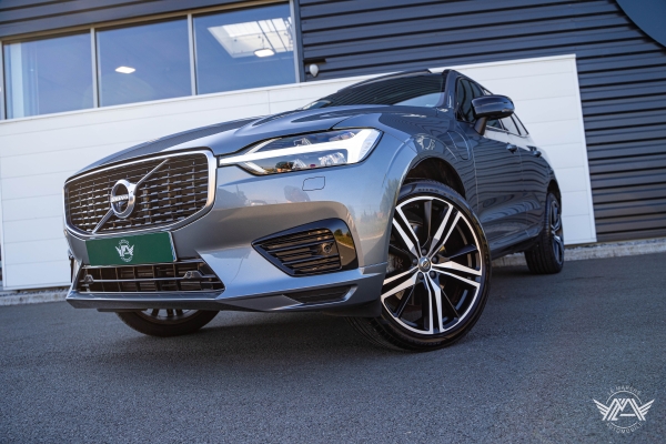 Volvo XC60 T8 AWD 390 Ch R-Design GEARTRONIC8