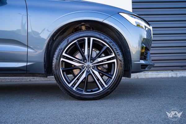  Volvo XC60 T8 AWD 390 Ch R-Design GEARTRONIC8