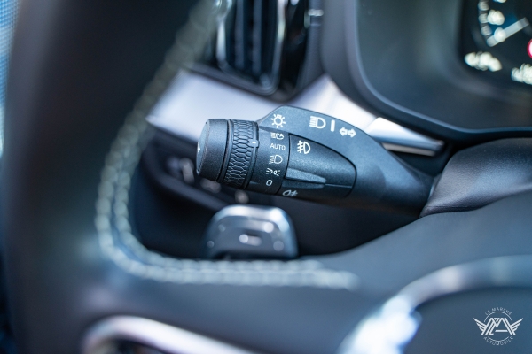  Volvo XC60 T8 AWD 390 Ch R-Design GEARTRONIC8